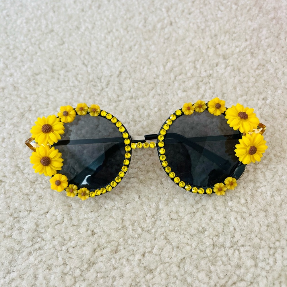 Floral Embellished Sunglasses - Yellow